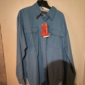 Men’s Columbia button shirt